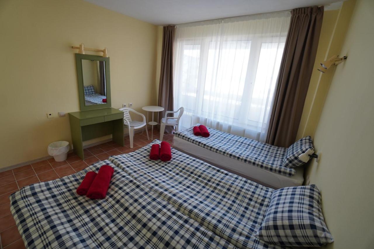 Amadina Garden Hotel Lozenets Kamer foto