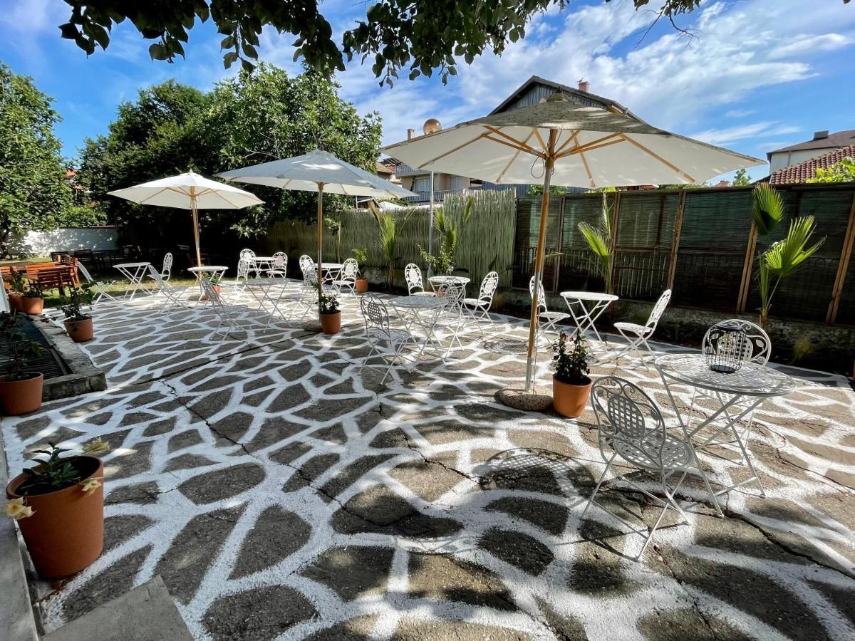 Amadina Garden Hotel Lozenets Buitenkant foto