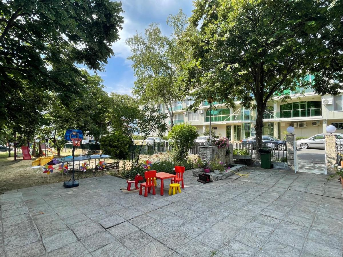 Amadina Garden Hotel Lozenets Buitenkant foto