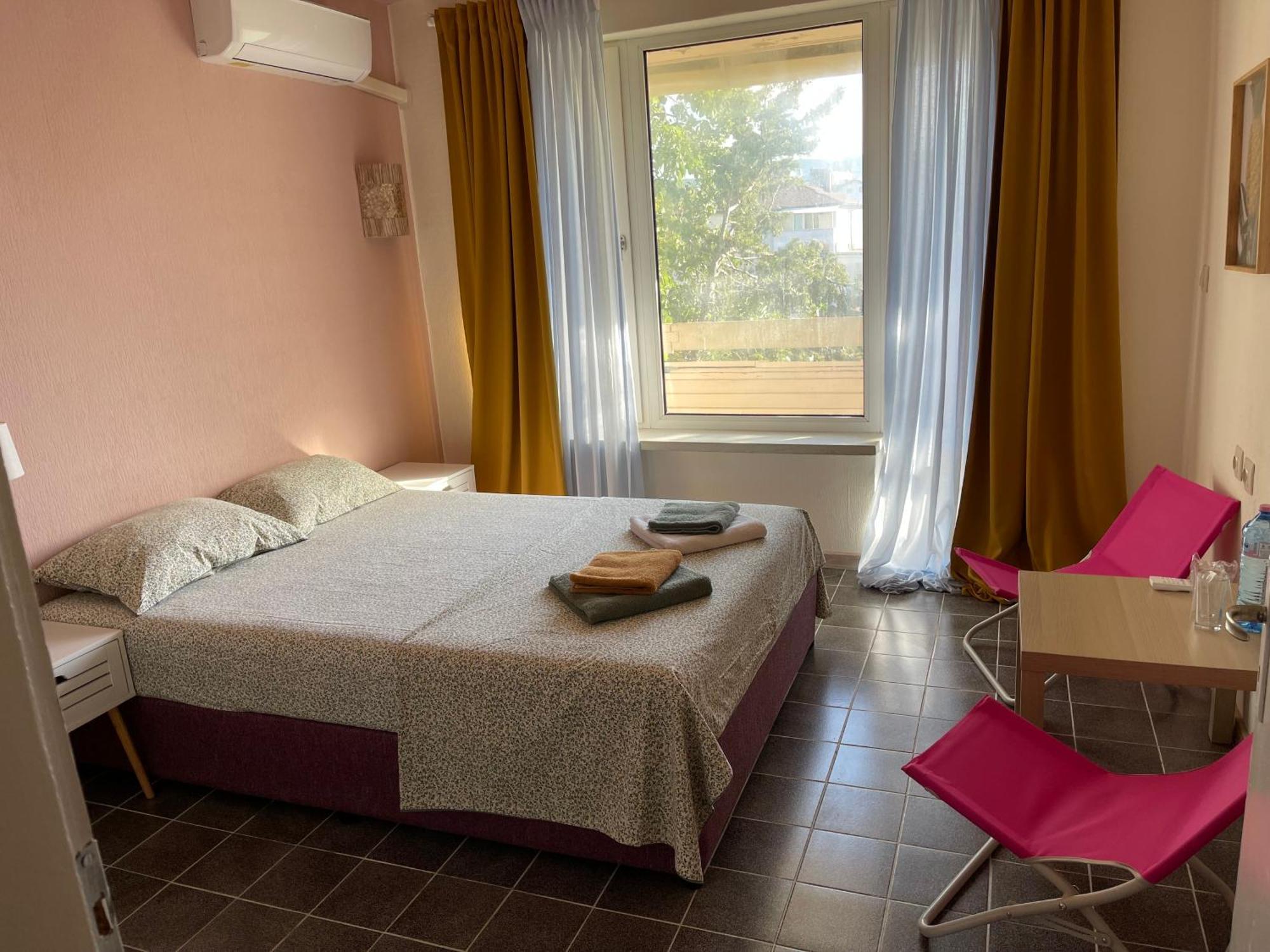 Amadina Garden Hotel Lozenets Buitenkant foto